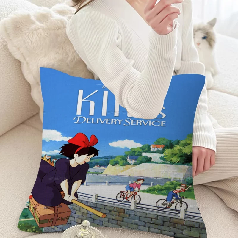 Housse de Coussin Kiki La Petite Sorcière Livraison